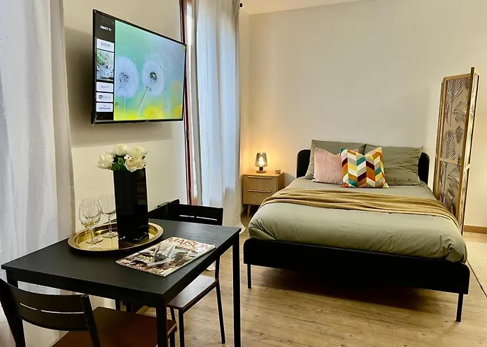 Studio Avec Parking Prive Et Lave-Linge, Coeur De Fronton