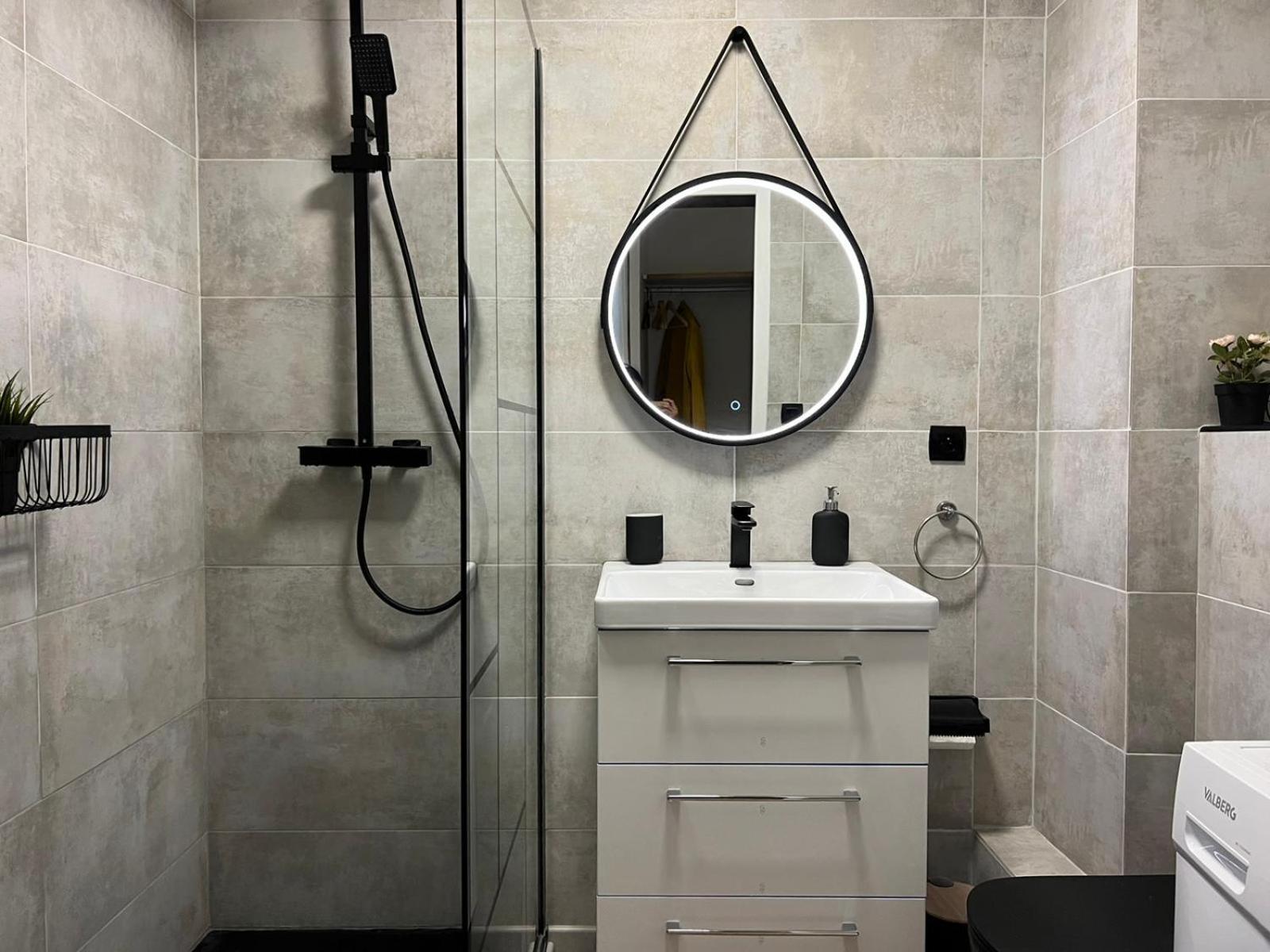 Apartment Avec Parking Prive Et Lave-linge, Coeur De *